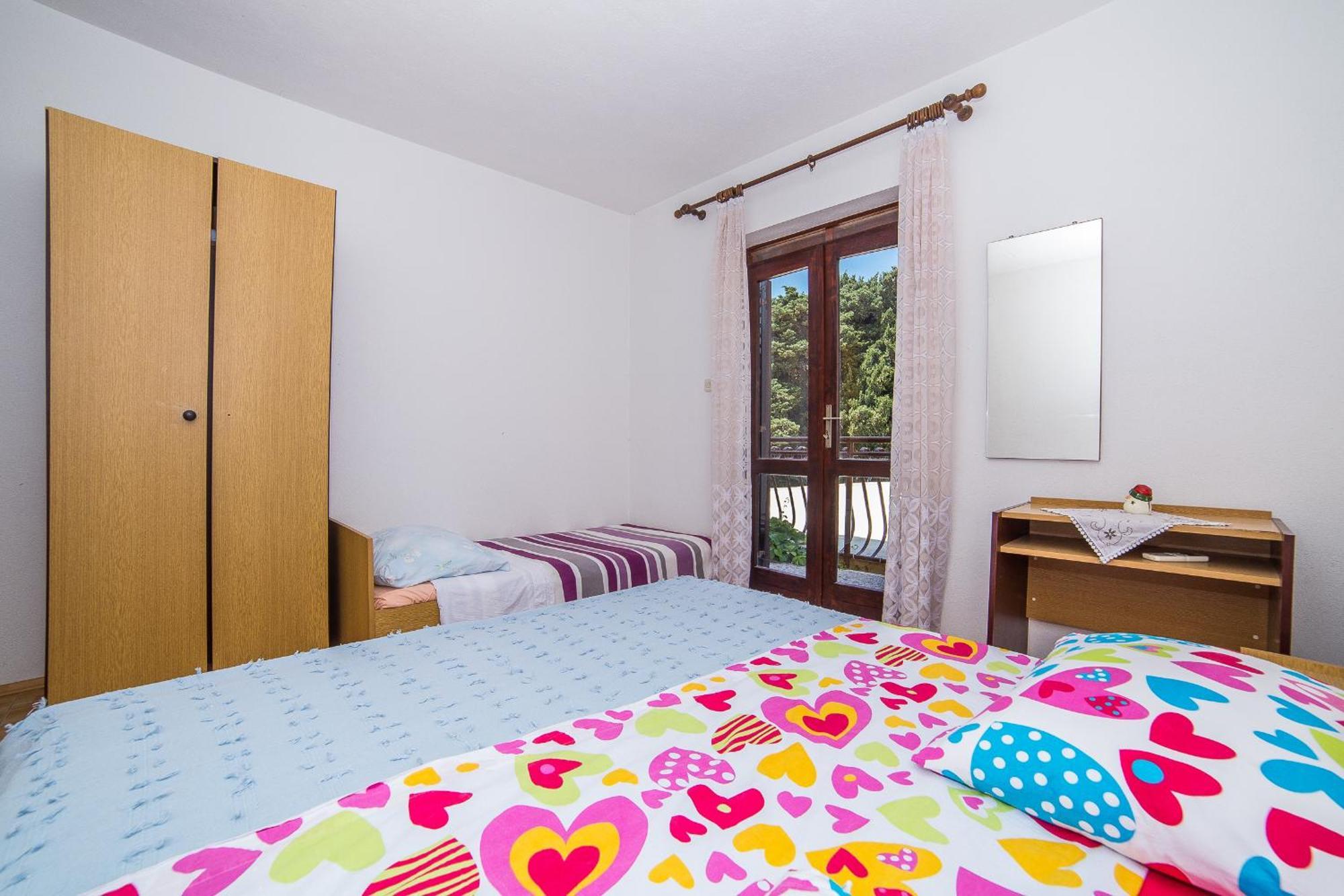 Apartments And Rooms Drpic Splitska Exterior foto